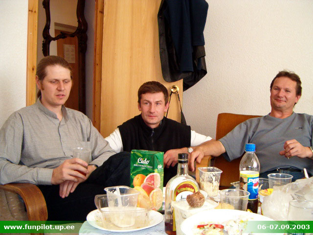 2003_0906_15.jpg