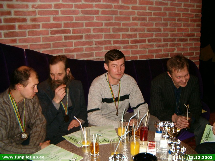 2003_1213_01.jpg