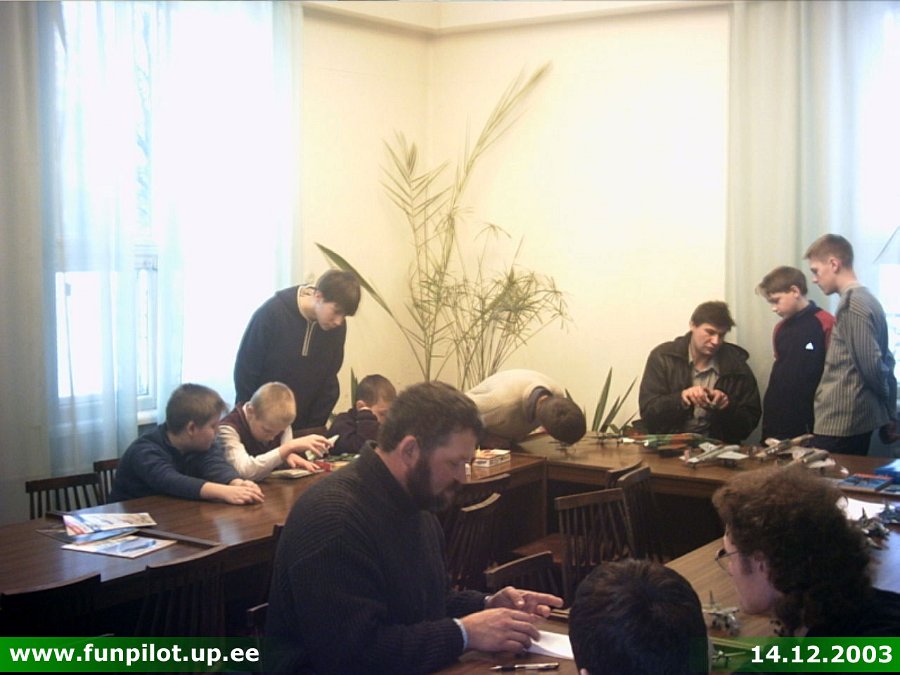 2003_1214_08.jpg