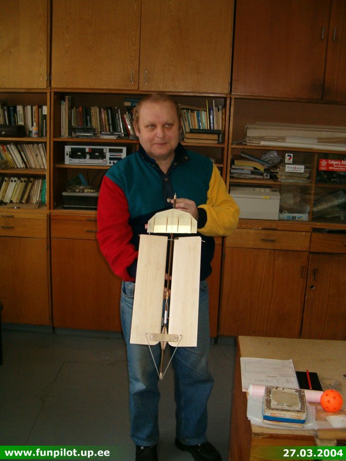 2004_0327_01.jpg